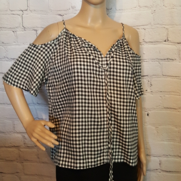 Velvet by Graham & Spencer Gingham cold shoulder - Picture 12 of 15
